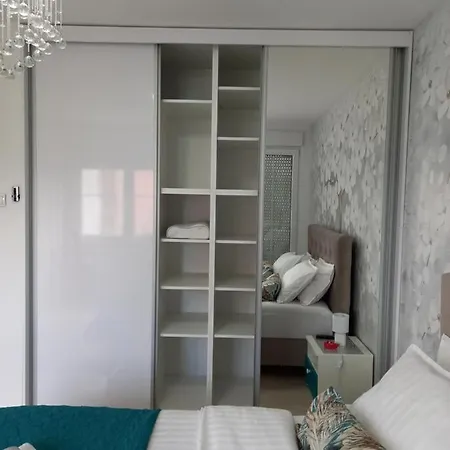 Akik 2 Appartamento Šabac